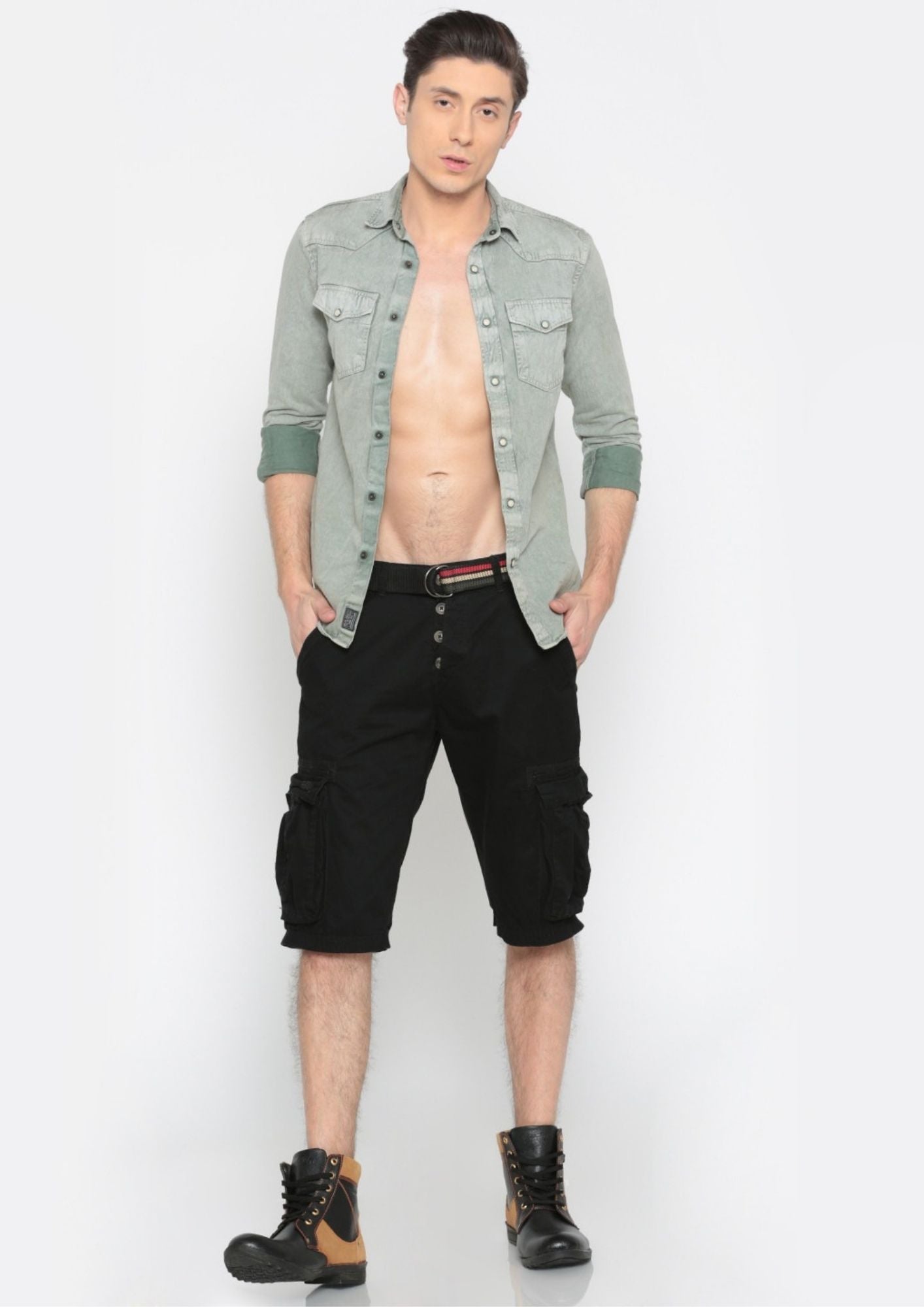 SPORTS 52 WEAR Men's Essential Casual Shorts – Laid-back Comfort for Warm Days