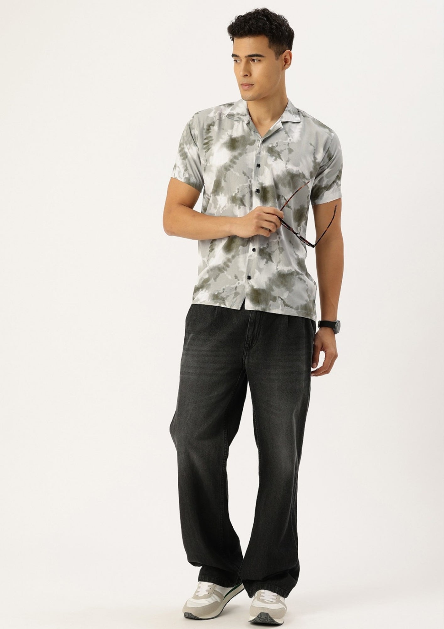 FIFTY TWO Men's Signature Button-Down Shirt – Impeccable Tailoring & Sharp Aesthetics