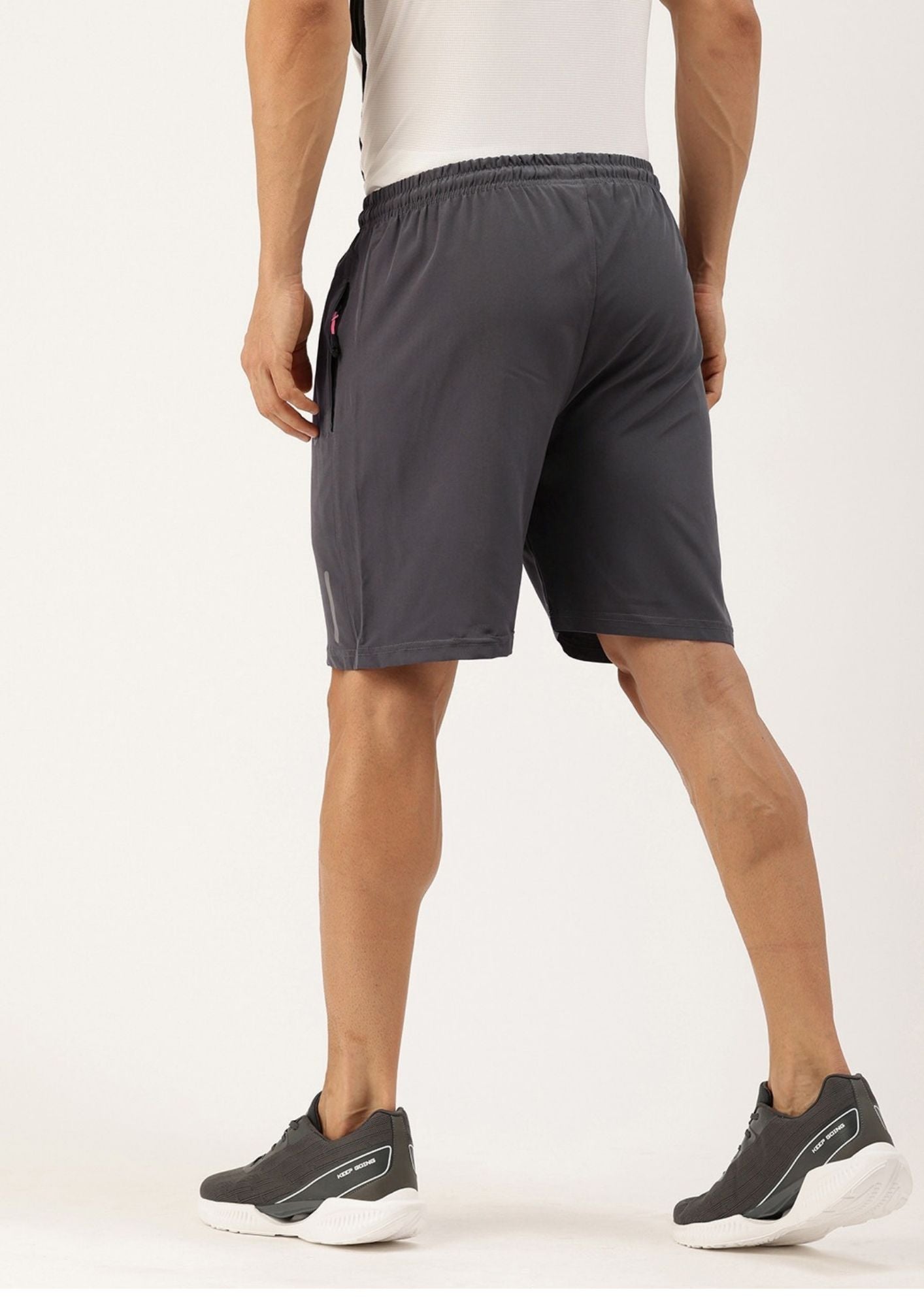 SPORTS 52 WEAR Men's Essential Casual Shorts – Laid-back Comfort for Warm Days