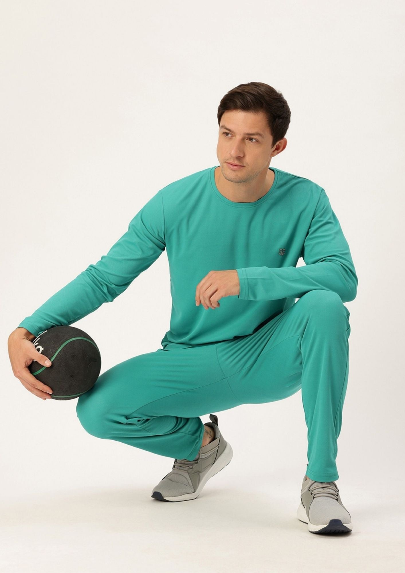 SPORTS 52 WEAR Men's Coordinating Premium Tracksuit – Cohesive Style & Supreme Ease