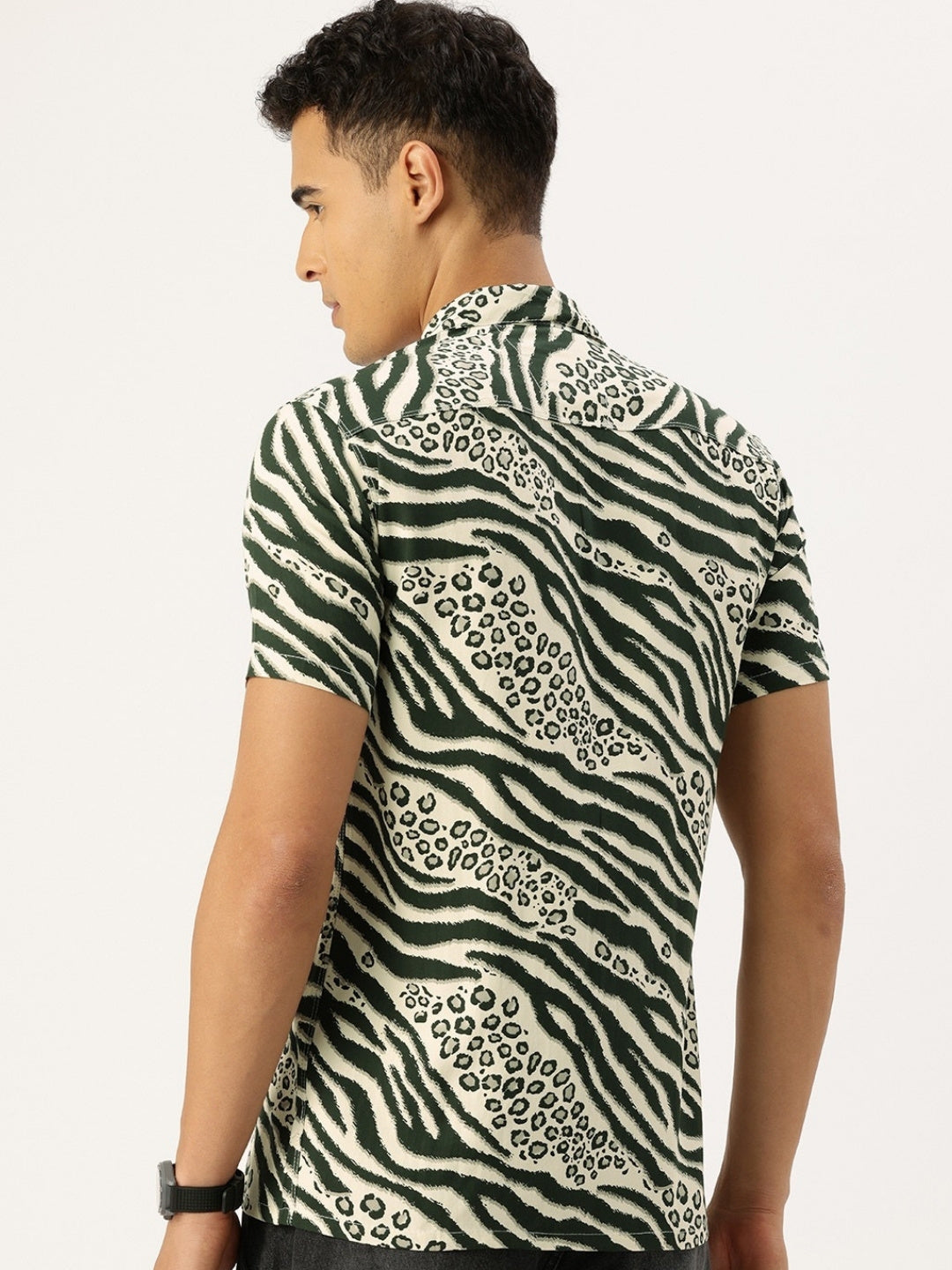 FIFTY TWO Men's Signature Button-Down Shirt – Impeccable Tailoring & Sharp Aesthetics
