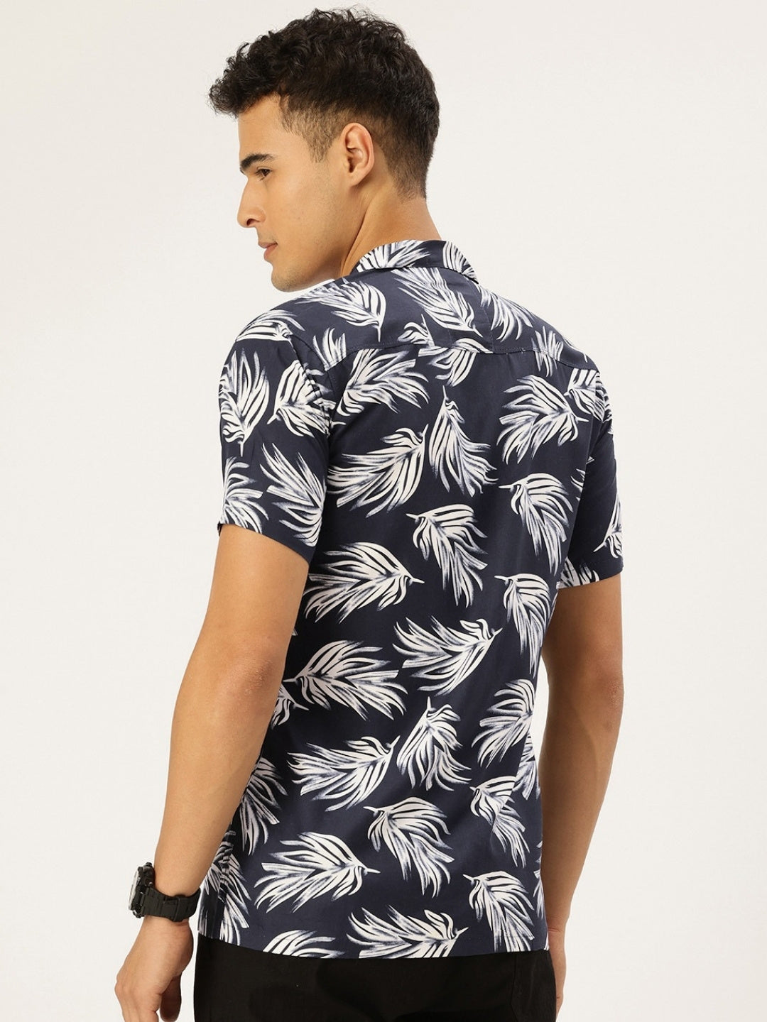 FIFTY TWO Men's Signature Button-Down Shirt – Impeccable Tailoring & Sharp Aesthetics