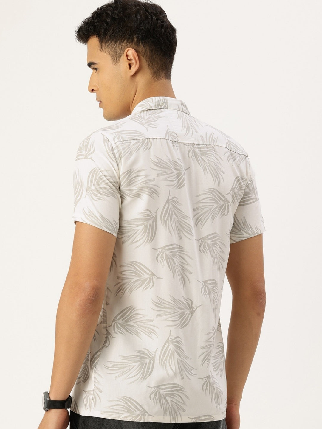 FIFTY TWO Men's Signature Button-Down Shirt – Impeccable Tailoring & Sharp Aesthetics