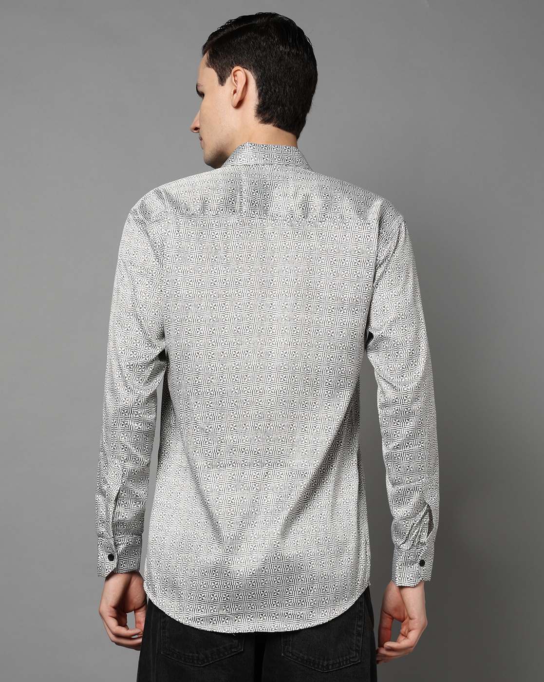 FIFTY TWO Men's Signature Button-Down Shirt – Impeccable Tailoring & Sharp Aesthetics